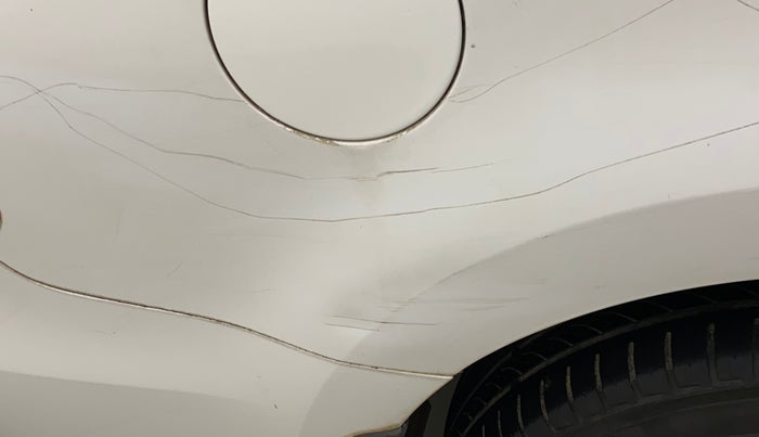 2011 Volkswagen Vento TRENDLINE 1.6, Petrol, Manual, 98,449 km, Right quarter panel - Slightly dented