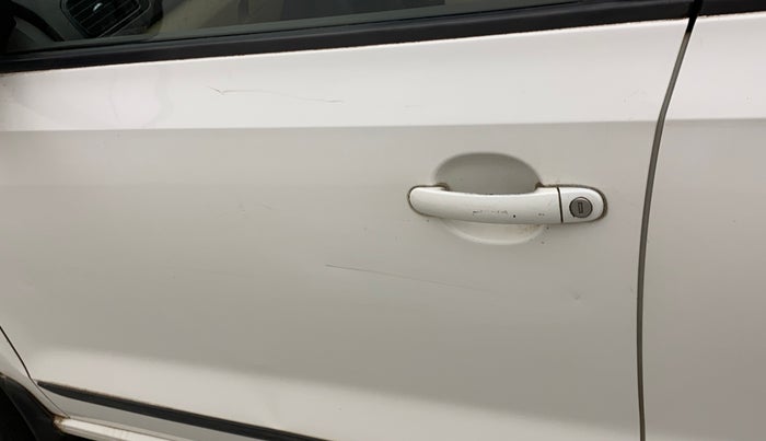 2011 Volkswagen Vento TRENDLINE 1.6, Petrol, Manual, 98,449 km, Front passenger door - Slightly dented