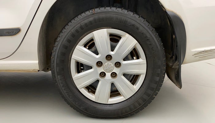 2011 Volkswagen Vento TRENDLINE 1.6, Petrol, Manual, 98,449 km, Left Rear Wheel