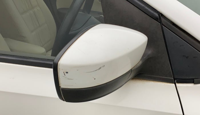 2011 Volkswagen Vento TRENDLINE 1.6, Petrol, Manual, 98,449 km, Right rear-view mirror - Minor scratches