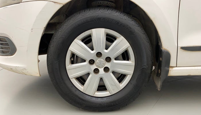 2011 Volkswagen Vento TRENDLINE 1.6, Petrol, Manual, 98,449 km, Left Front Wheel