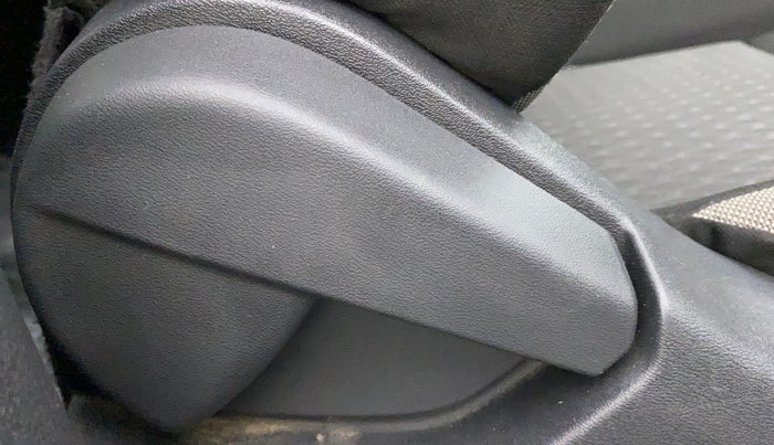 2021 Nissan MAGNITE XL TURBO, Petrol, Manual, 30,178 km, Driver Side Adjustment Panel