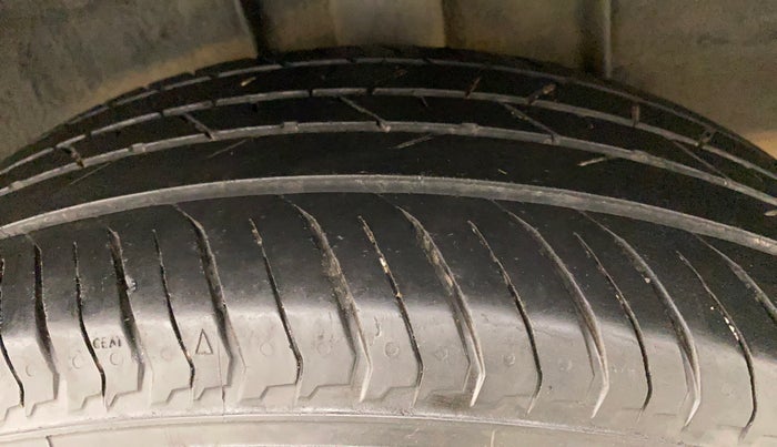 2021 Nissan MAGNITE XL TURBO, Petrol, Manual, 29,933 km, Left Rear Tyre Tread