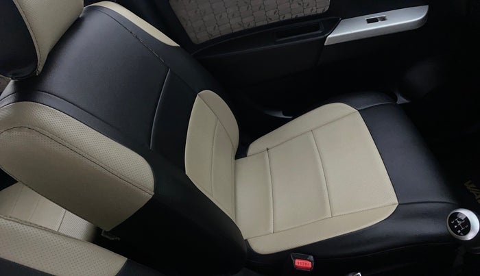 2016 Maruti Wagon R 1.0 VXI OPT, Petrol, Manual, 40,874 km, Front left seat (passenger seat) - Cover slightly torn
