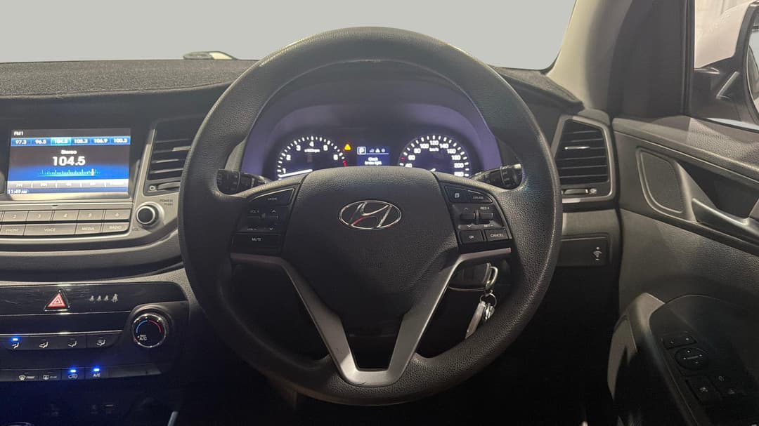 2017 Hyundai Tucson Active (FWD), Automatic, 91883 km, Steering Wheel Close-up