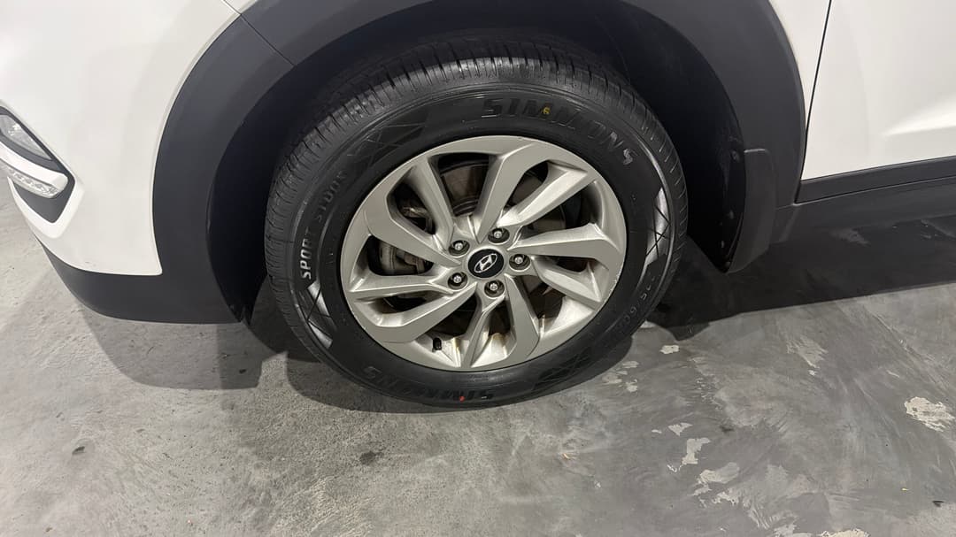 2017 Hyundai Tucson Active (FWD), Automatic, 91883 km, Left Front Wheel