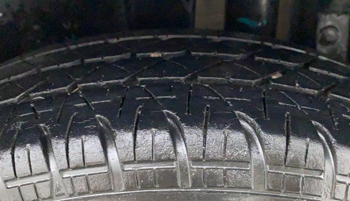 2014 Maruti Swift LDI BS IV, Diesel, Manual, 47,617 km, Left Rear Tyre Tread