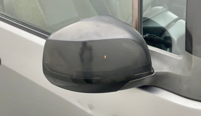 2011 Maruti Ritz VXI, Petrol, Manual, 1,04,495 km, Right rear-view mirror - Cover has minor damage