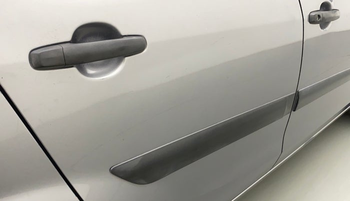 2011 Maruti Ritz VXI, Petrol, Manual, 1,04,495 km, Right rear door - Slightly dented