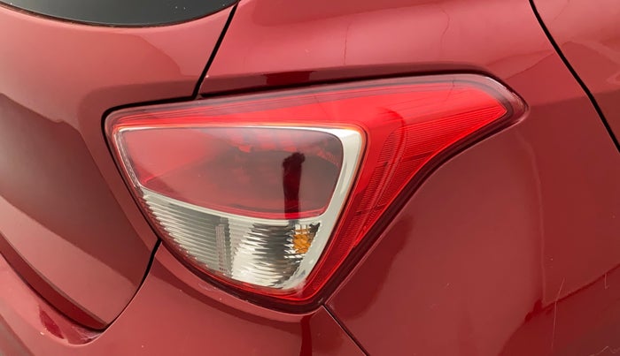 2017 Hyundai Grand i10 SPORTZ (O) 1.2 KAPPA VTVT, Petrol, Manual, 54,594 km, Right tail light - Minor scratches