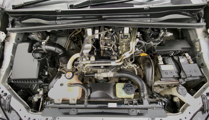 2018 Toyota Innova Crysta 2.4 GX 8 STR, Diesel, Manual, 54,051 km, Engine Bonet View