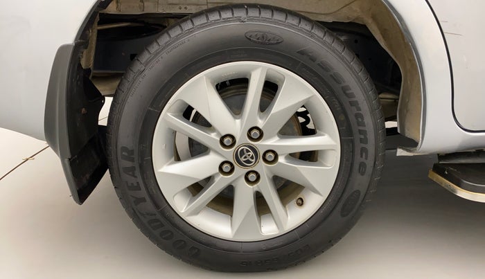 2018 Toyota Innova Crysta 2.4 GX 8 STR, Diesel, Manual, 54,051 km, Right Rear Wheel