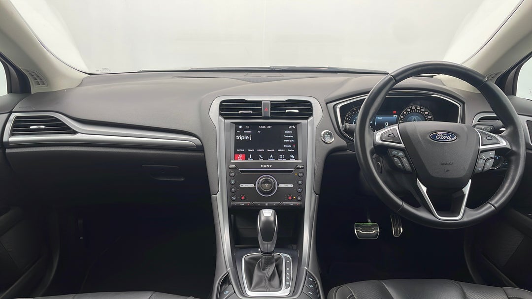 2017 Ford Mondeo Titanium Tdci, Automatic, 97140 km, Dashboard View