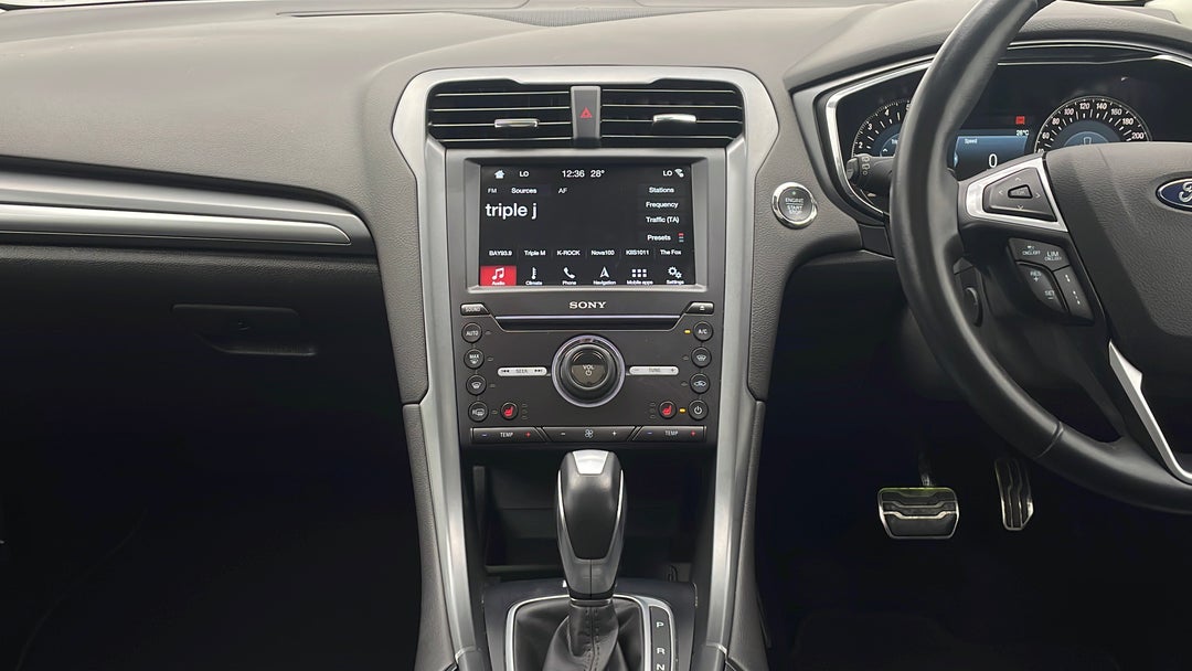 2017 Ford Mondeo Titanium Tdci, Automatic, 97140 km, Center Console