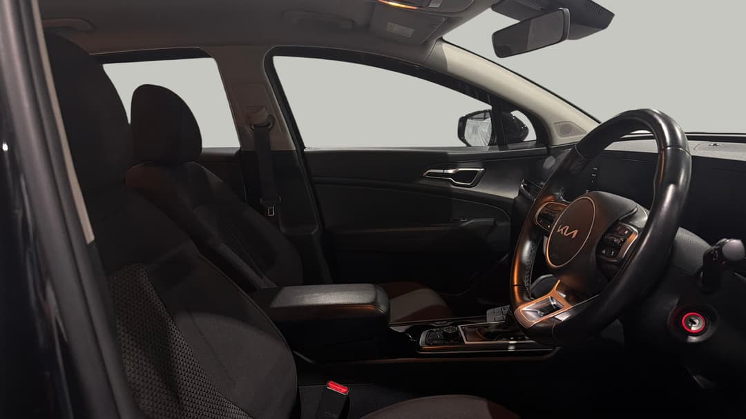 2021 Kia Sportage S (AWD), Automatic, 108201 km, Right Side Front Door Cabin View