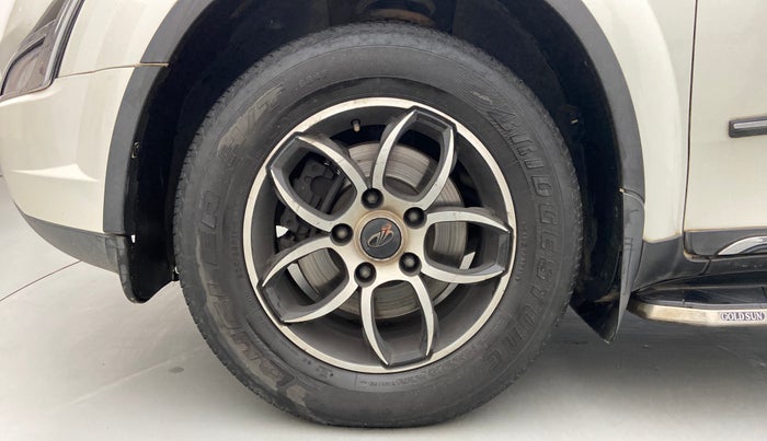 2018 Mahindra XUV500 W7 FWD, Diesel, Manual, 67,544 km, Left Front Wheel