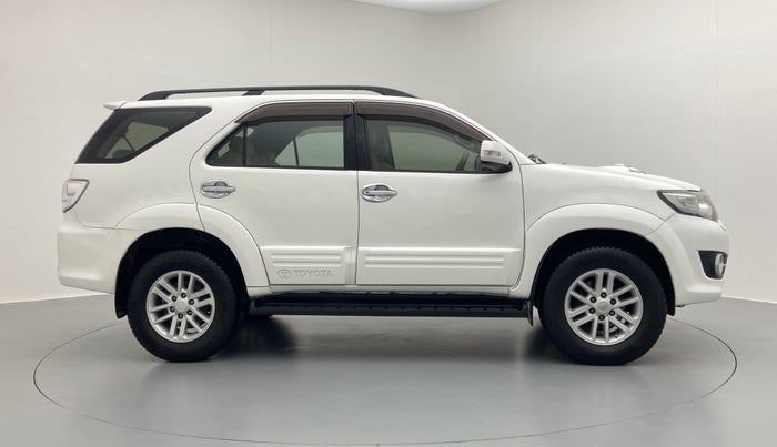 2012 Toyota Fortuner 3.0 AT 4X2, Diesel, Automatic, 1,59,025 km, Right Side
