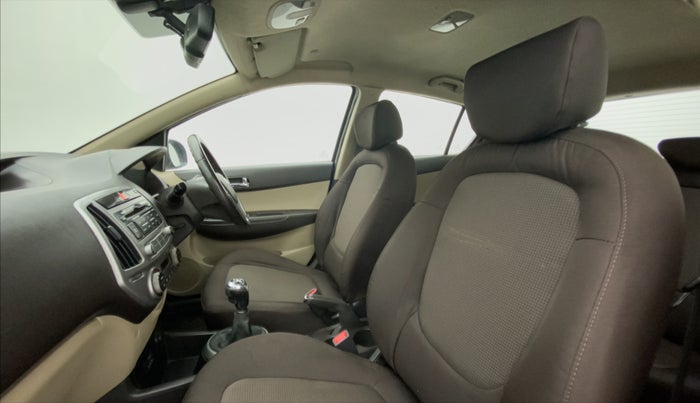 2014 Hyundai i20 SPORTZ 1.4 CRDI, Diesel, Manual, 91,401 km, Right Side Front Door Cabin