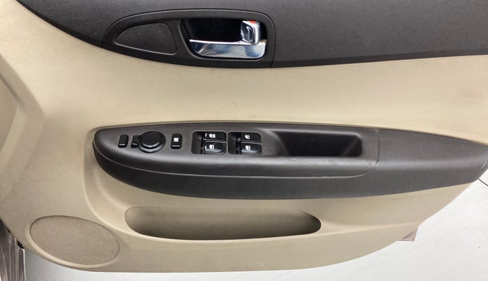 2014 Hyundai i20 SPORTZ 1.4 CRDI, Diesel, Manual, 91,401 km, Driver Side Door Panels Control