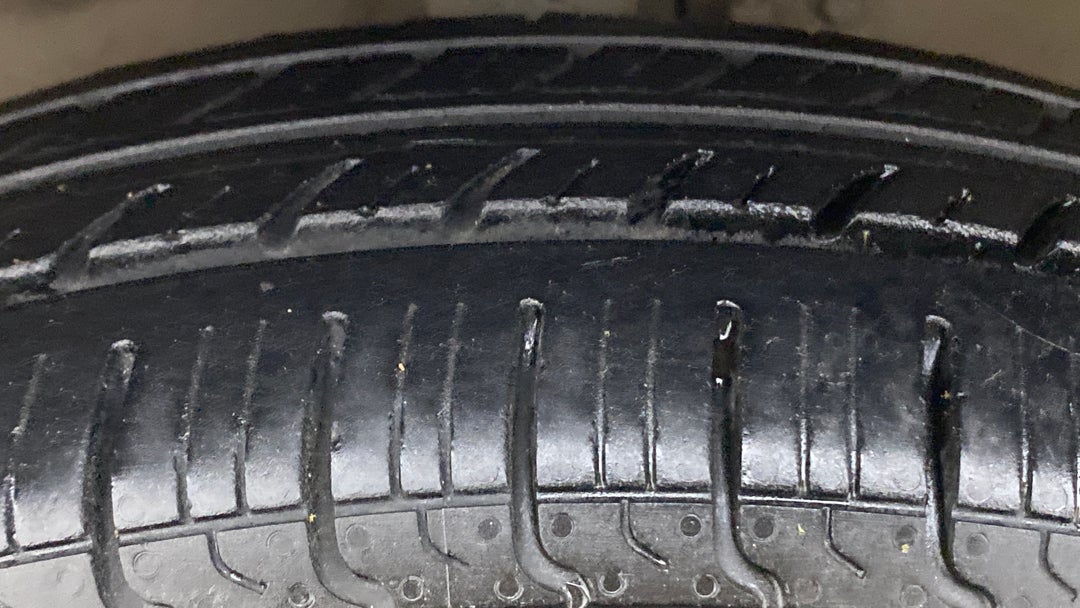Left Front Tyre Tread