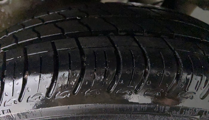 2017 Maruti Celerio VXI CNG D, CNG, Manual, 52,144 km, Left Rear Tyre Tread