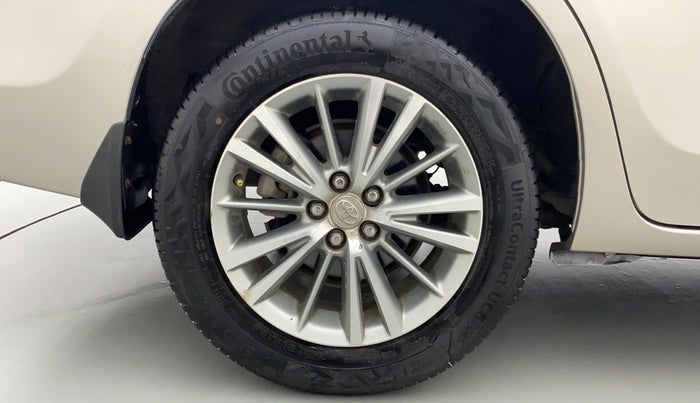 2016 Toyota Corolla Altis GL, Petrol, Manual, 38,845 km, Right Rear Wheel