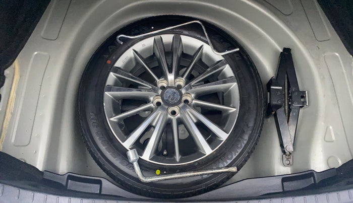 2016 Toyota Corolla Altis GL, Petrol, Manual, 38,845 km, Spare Tyre