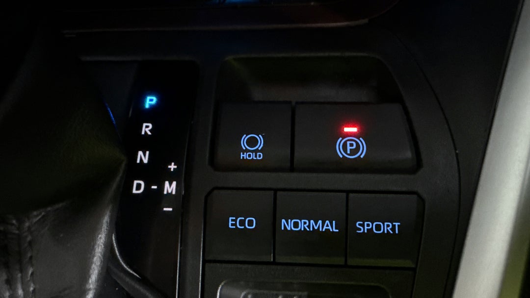 2021 Toyota RAV4 Cruiser (2WD), Automatic, 101962 km, Handbrake