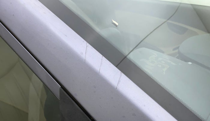 2011 Hyundai Eon MAGNA O, Petrol, Manual, 58,035 km, Right A pillar - Minor scratches