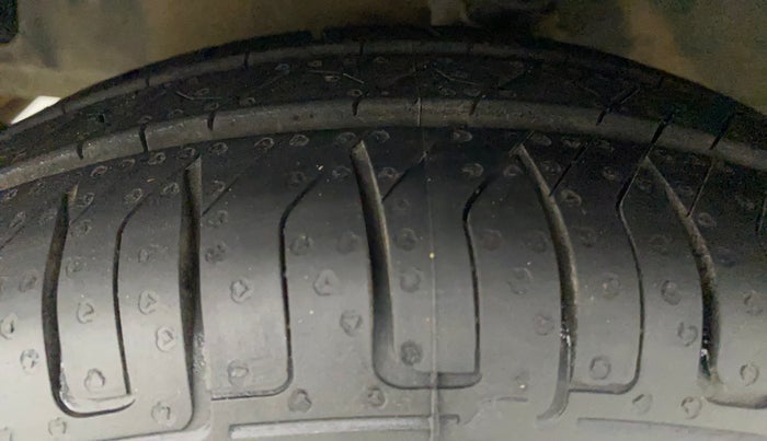 2011 Hyundai Eon MAGNA O, Petrol, Manual, 58,035 km, Left Front Tyre Tread