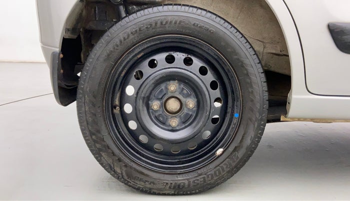 2016 Maruti Wagon R 1.0 VXI AMT, Petrol, Automatic, 80,696 km, Right Rear Wheel