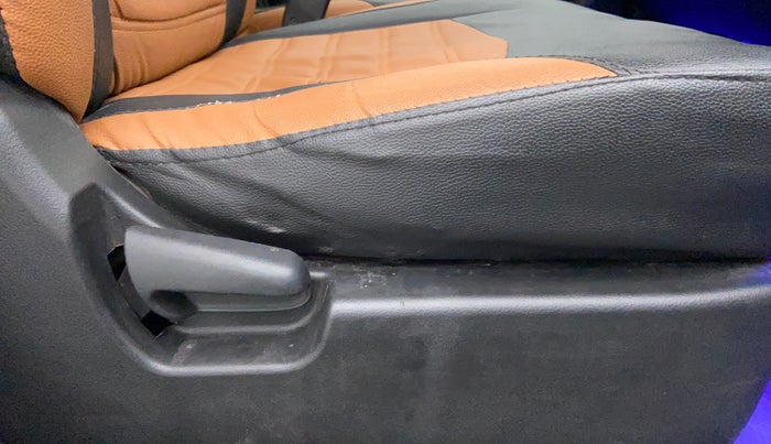 2016 Maruti Wagon R 1.0 VXI AMT, Petrol, Automatic, 80,696 km, Driver Side Adjustment Panel