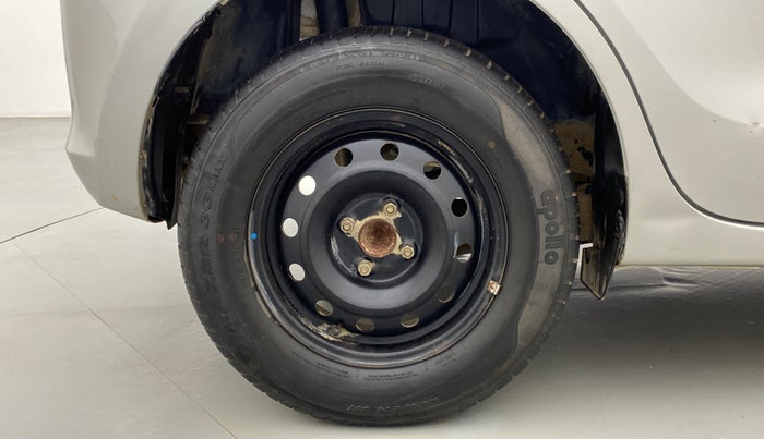 2018 Maruti Swift VXI, Petrol, Manual, 30,426 km, Right Rear Wheel
