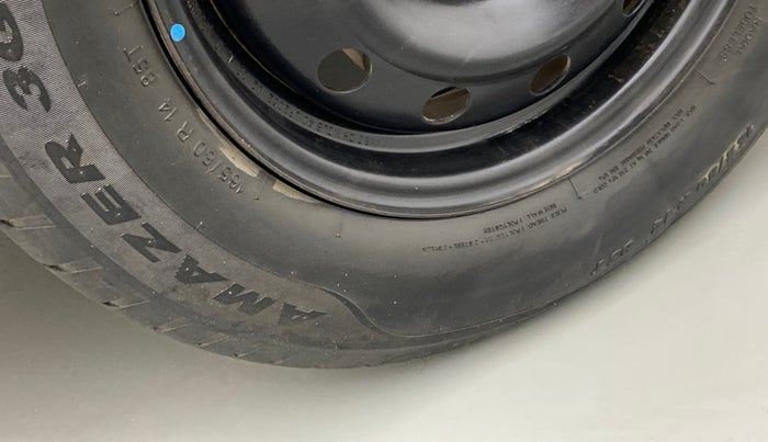 2018 Maruti Swift VXI, Petrol, Manual, 30,426 km, Left front tyre - Minor crack