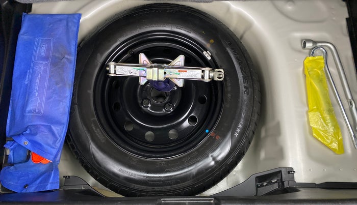2018 Maruti Swift VXI, Petrol, Manual, 30,426 km, Spare Tyre