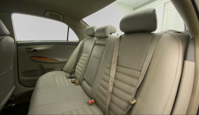 2010 Toyota Corolla Altis G PETROL, Petrol, Manual, 73,233 km, Right Side Rear Door Cabin