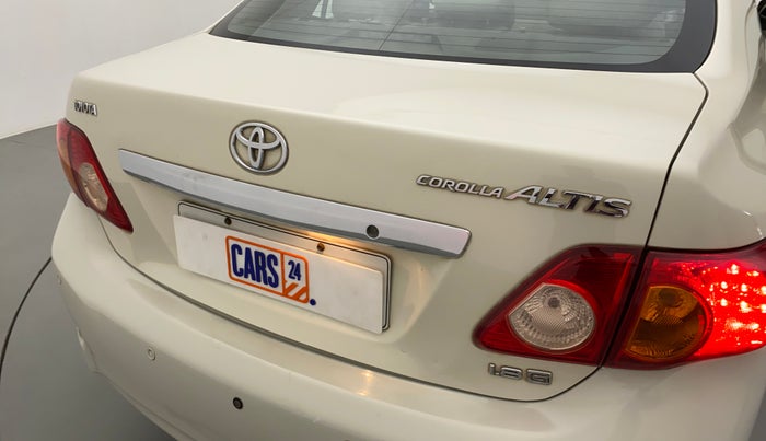 2010 Toyota Corolla Altis G PETROL, Petrol, Manual, 73,233 km, Dicky (Boot door) - Slightly dented