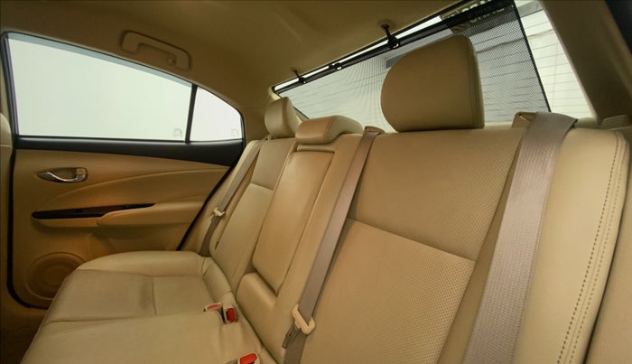 2018 Toyota YARIS VX MT, Petrol, Manual, 30,443 km, Right Side Rear Door Cabin