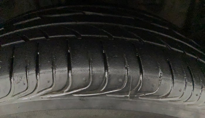 2018 Toyota YARIS VX MT, Petrol, Manual, 30,443 km, Left Rear Tyre Tread