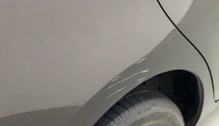 2018 Toyota YARIS VX MT, Petrol, Manual, 30,443 km, Right quarter panel - Minor scratches