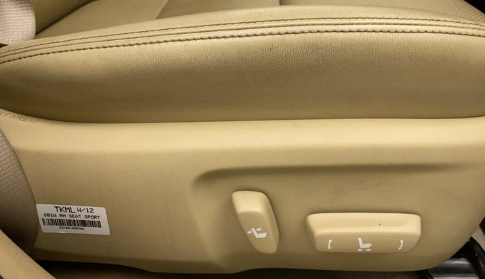 2018 Toyota YARIS VX MT, Petrol, Manual, 30,443 km, Driver Side Adjustment Panel