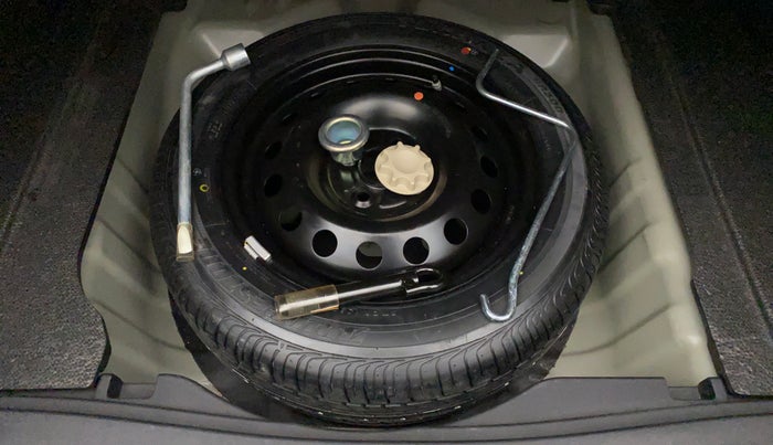 2018 Toyota YARIS VX MT, Petrol, Manual, 30,443 km, Spare Tyre