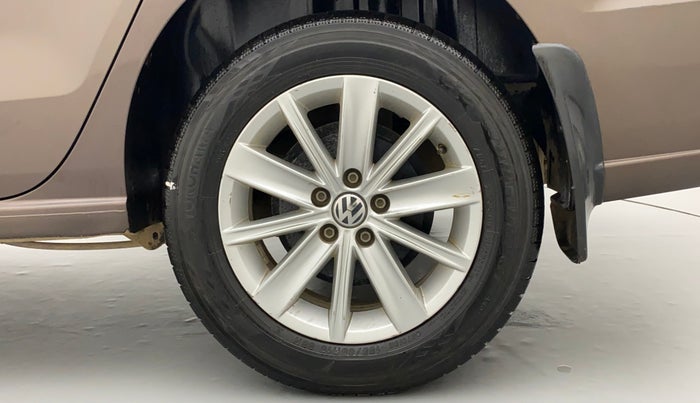 2016 Volkswagen Vento HIGHLINE PETROL AT, Petrol, Automatic, 61,590 km, Left Rear Wheel