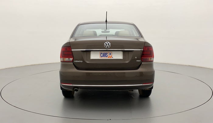 2016 Volkswagen Vento HIGHLINE PETROL AT, Petrol, Automatic, 61,590 km, Back/Rear