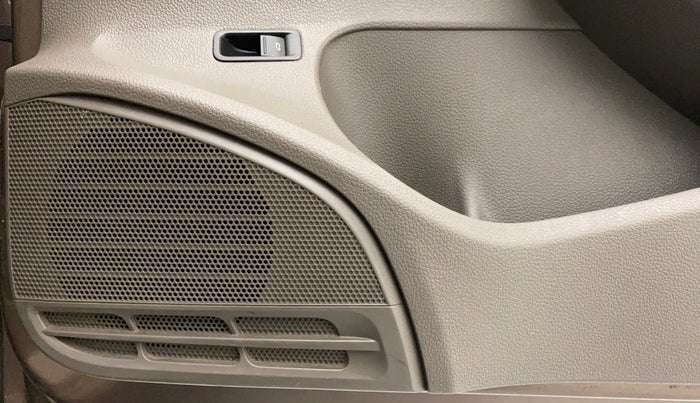 2016 Volkswagen Vento HIGHLINE PETROL AT, Petrol, Automatic, 61,590 km, Speaker