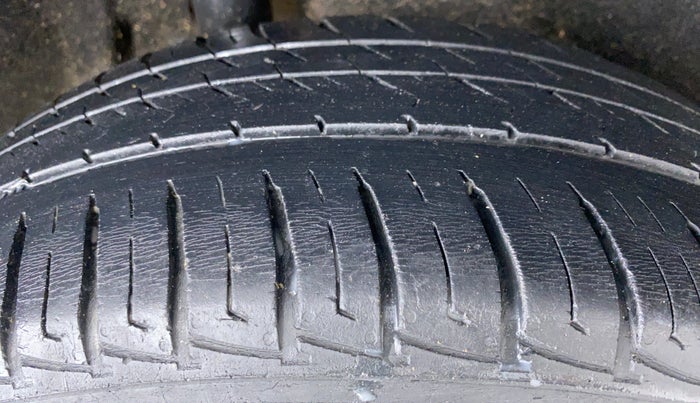 2018 Maruti Vitara Brezza VDI, Diesel, Manual, 45,097 km, Right Rear Tyre Tread