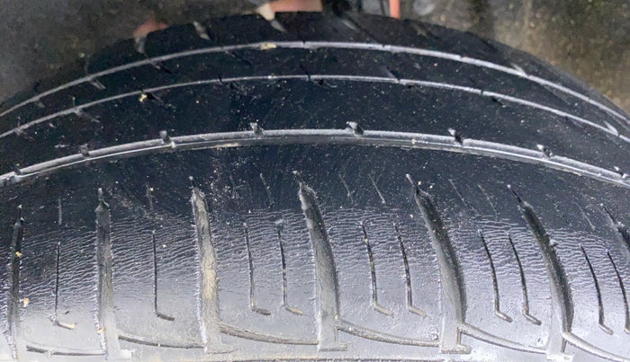 2018 Maruti Vitara Brezza VDI, Diesel, Manual, 45,097 km, Left Rear Tyre Tread