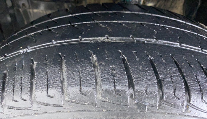 2018 Maruti Vitara Brezza VDI, Diesel, Manual, 45,097 km, Left Front Tyre Tread