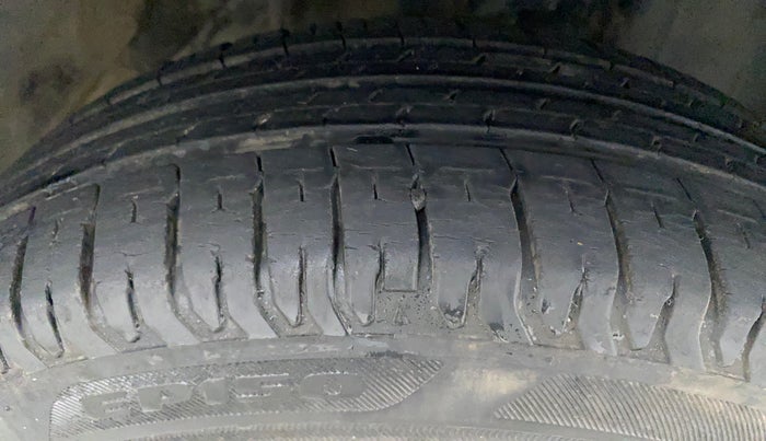 2014 Datsun Go T, Petrol, Manual, 39,399 km, Right Front Tyre Tread