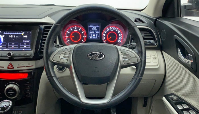 2020 Mahindra XUV300 W8 1.2 PETROL, Petrol, Manual, 16,285 km, Steering Wheel Close Up